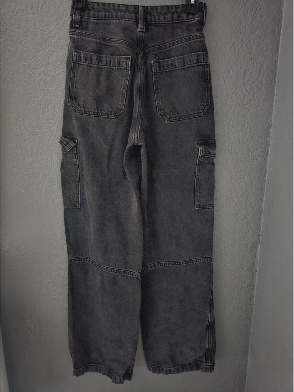 Women's H&M Divided Cargo Denim Jeans Pants Straight Leg Black Washed Size 0 - Picture 8 of 10